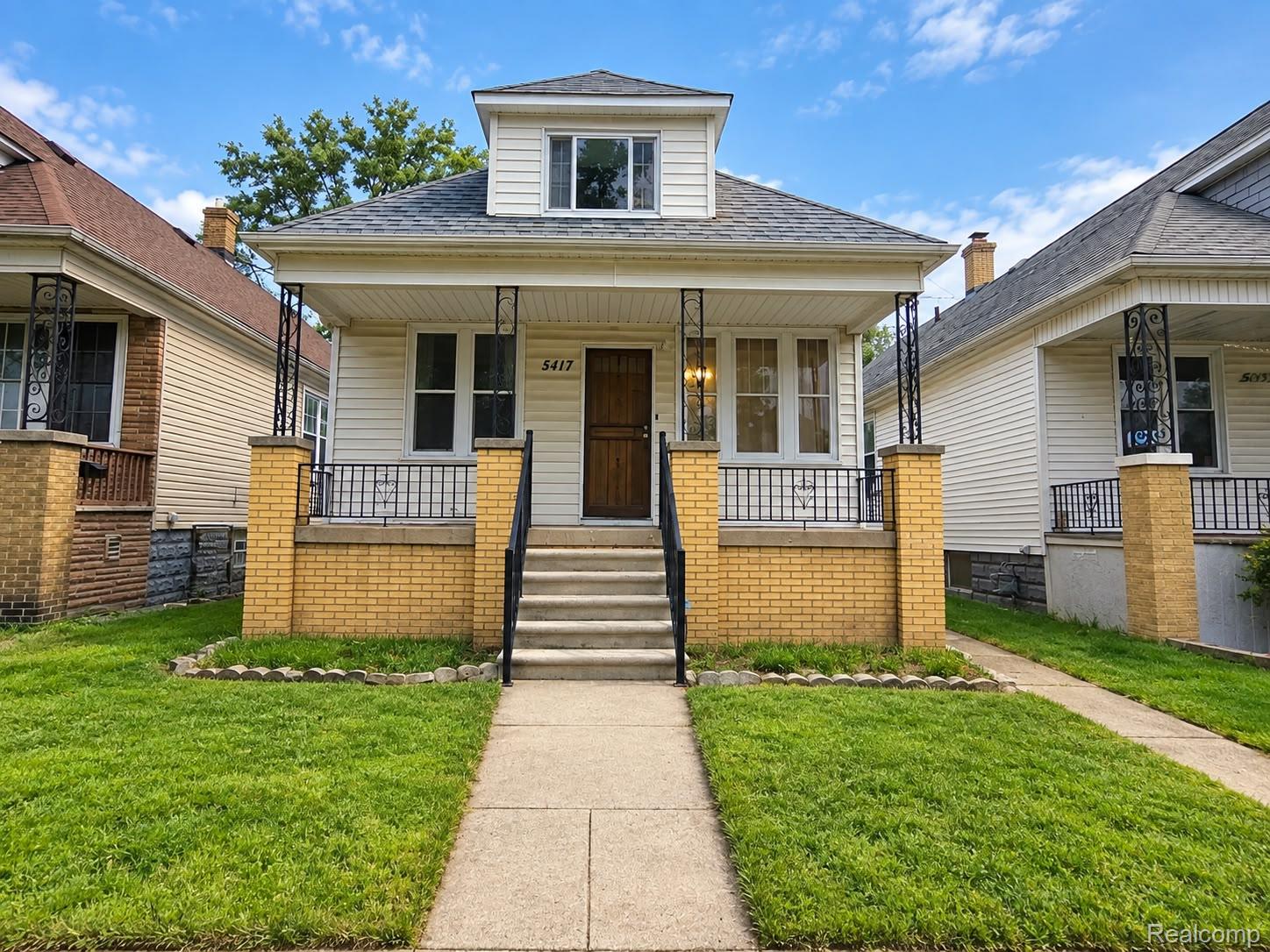 5117 Sobieski Street Property Photo 1