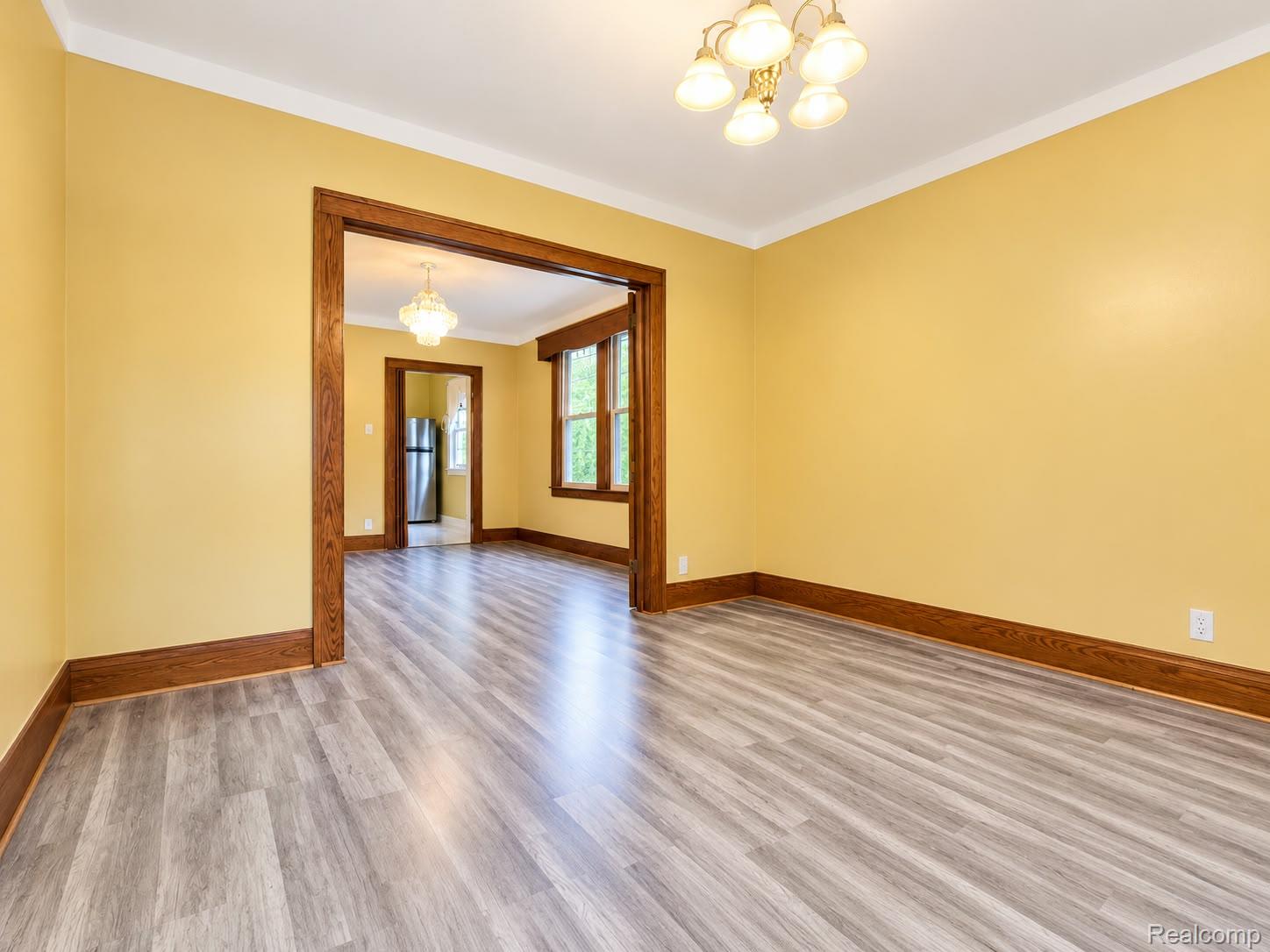 5117 Sobieski Street Property Photo 2