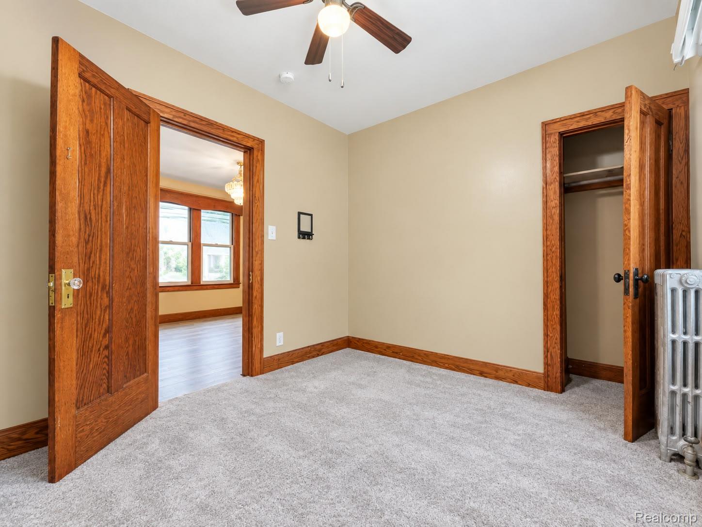 5117 Sobieski Street Property Photo 5