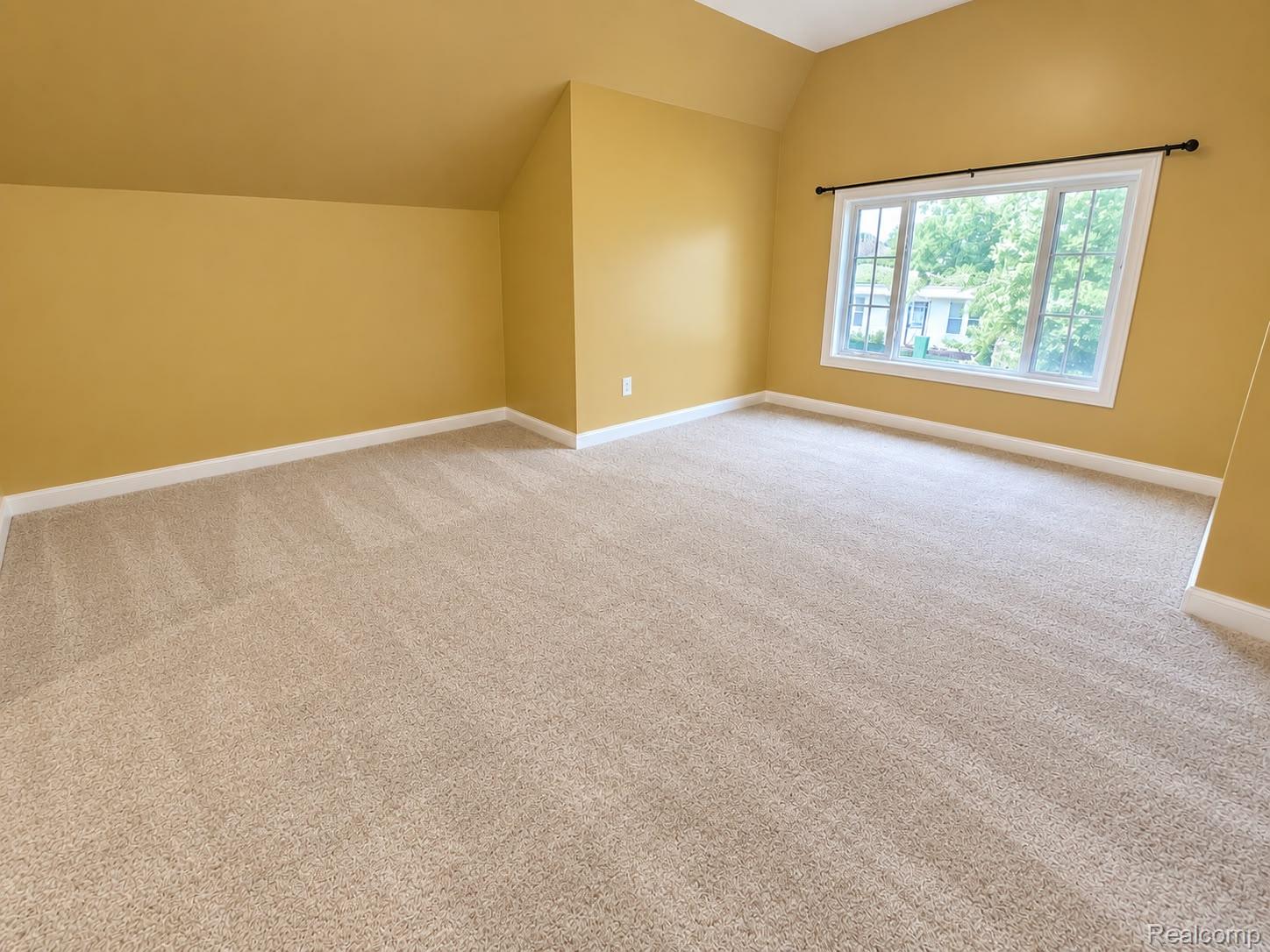 5117 Sobieski Street Property Photo 9