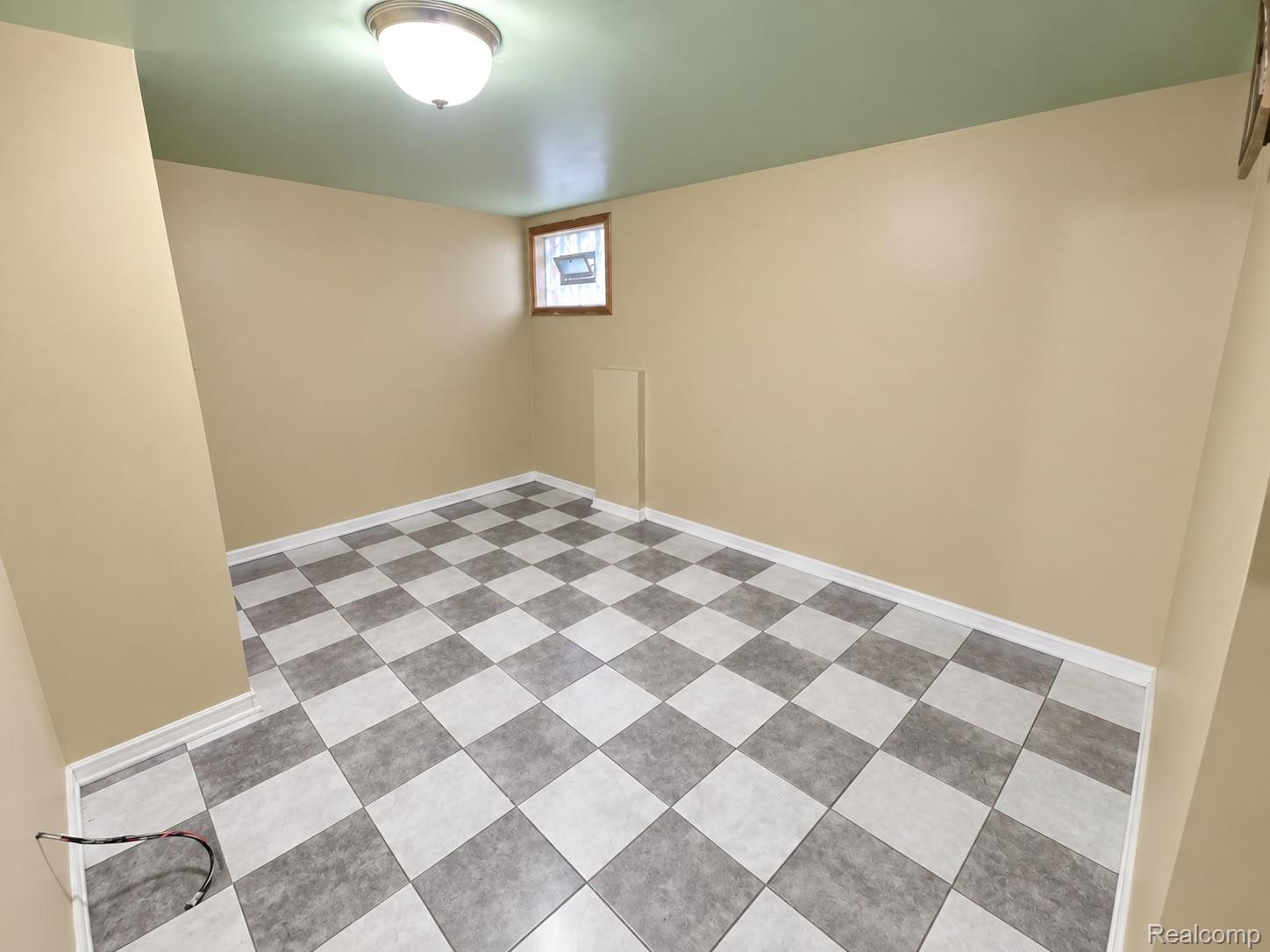 5117 Sobieski Street Property Photo 14