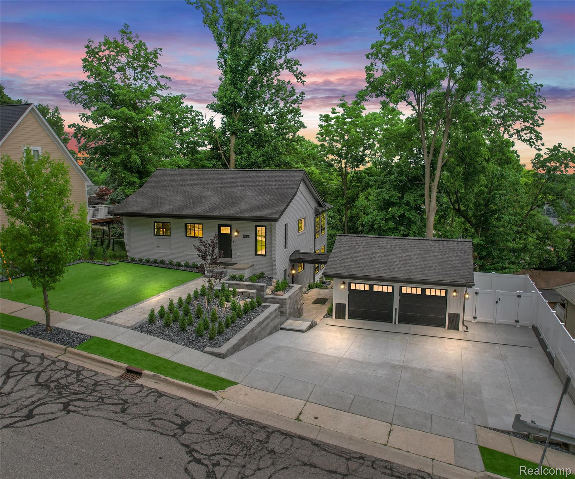 466 East Street Property Photo 1