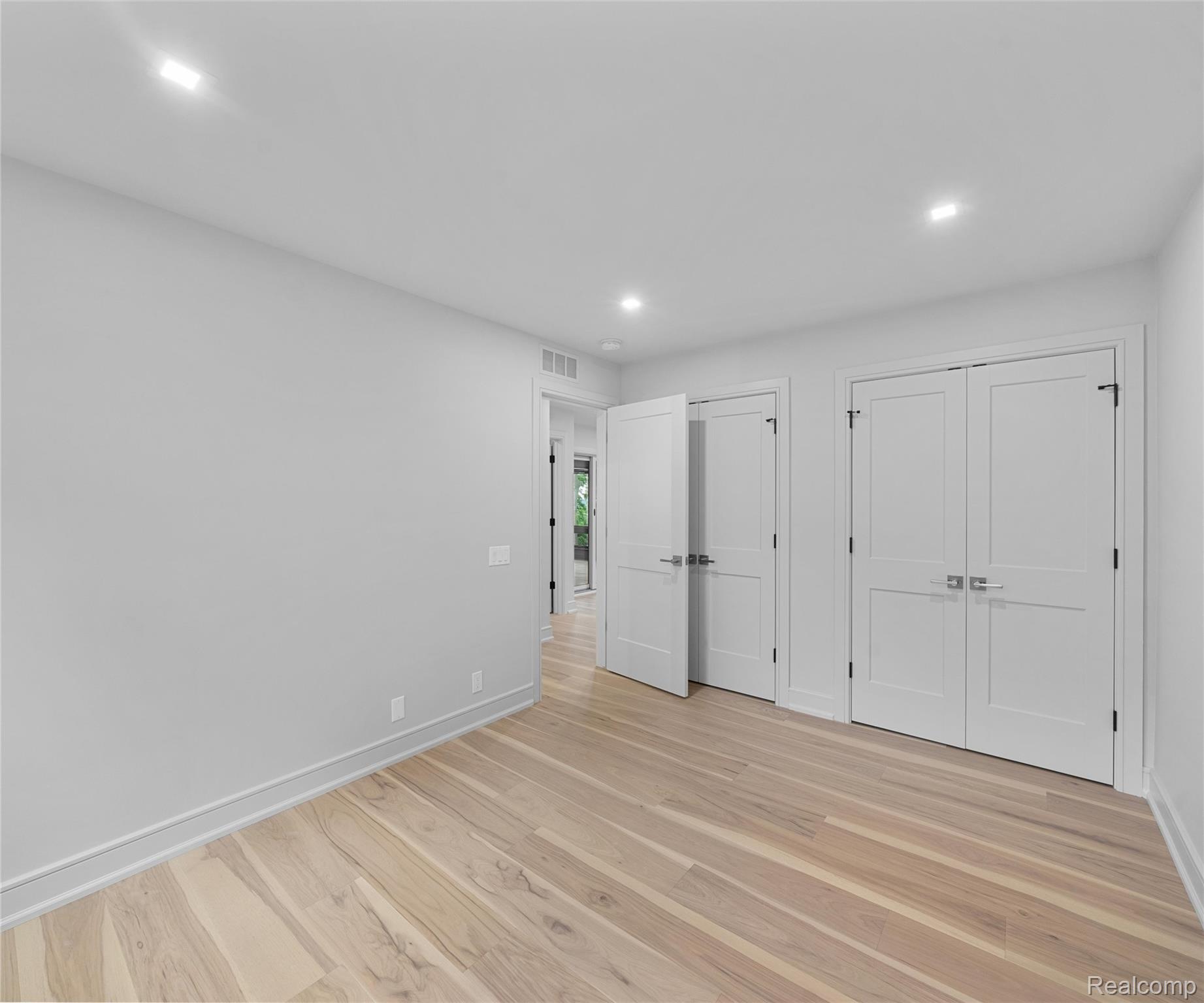 466 East Street Property Photo 14