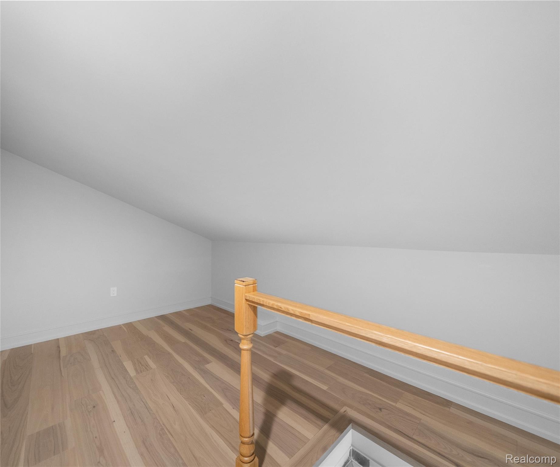 466 East Street Property Photo 21