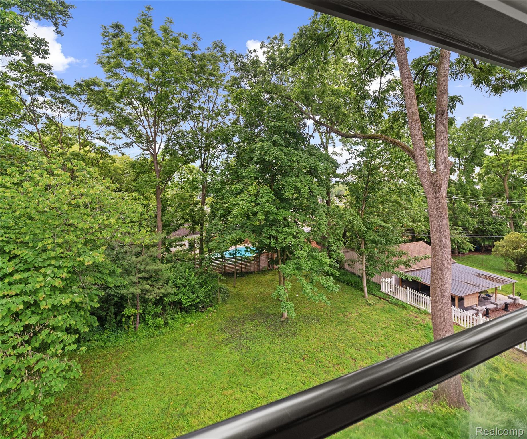 466 East Street Property Photo 26
