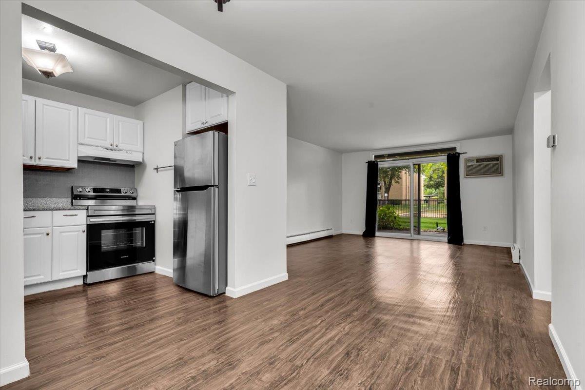 4909 N Crooks Road D-1 Property Photo 1