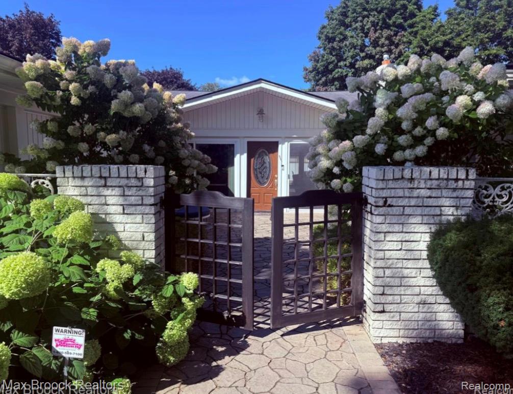 4784 S Valleyview Road Property Photo 1
