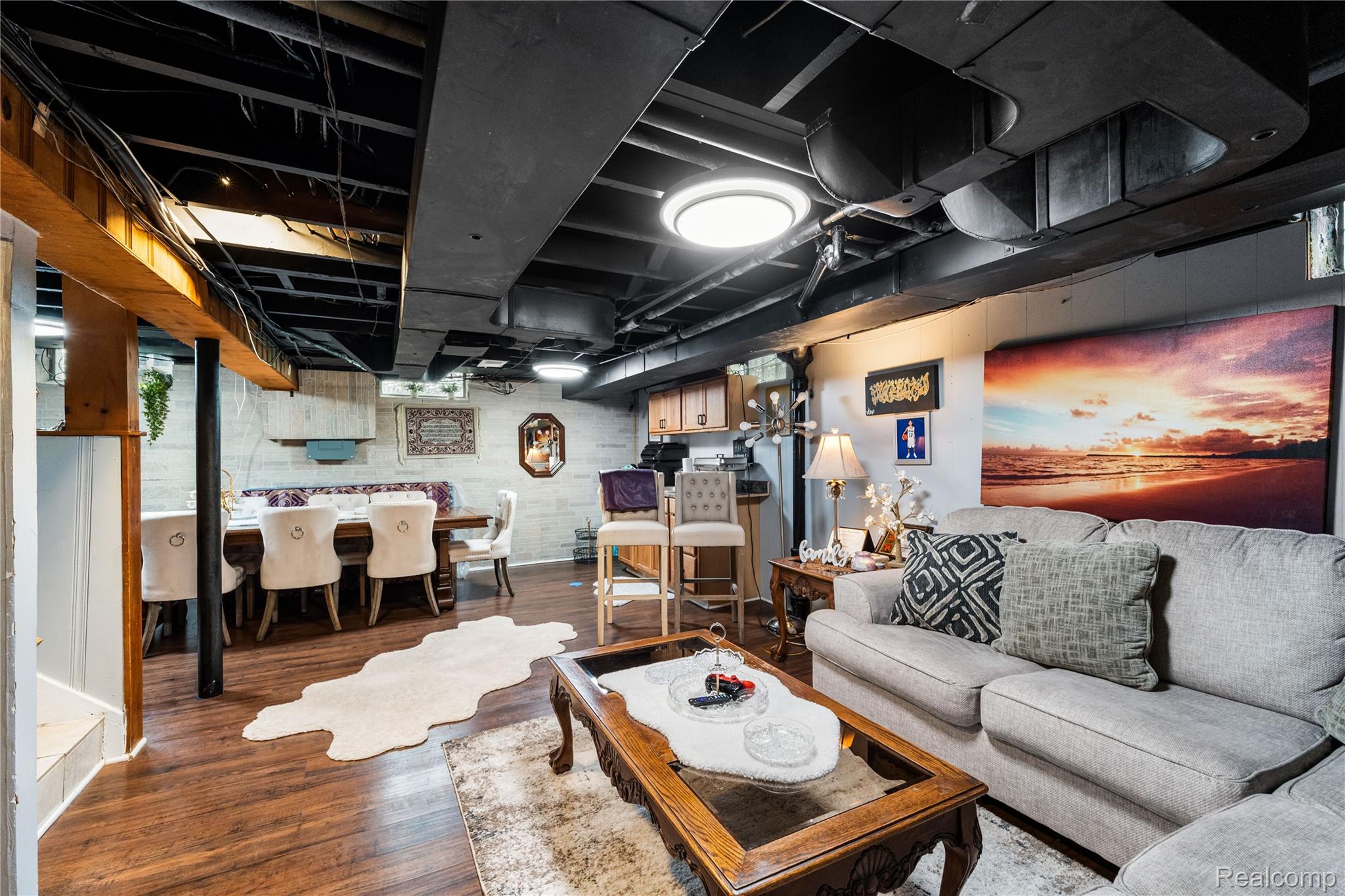 827 N Vernon Street Property Photo 15