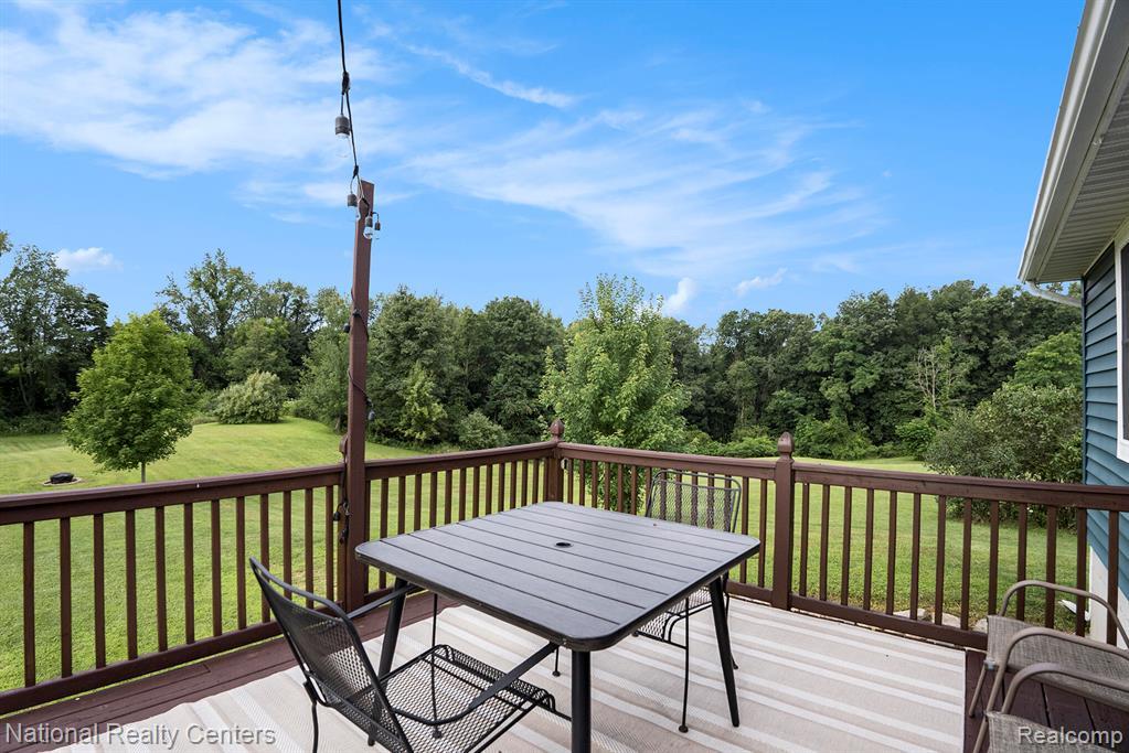 8129 Folks Road Property Photo 2
