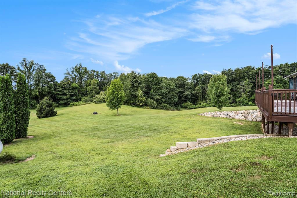 8129 Folks Road Property Photo 3