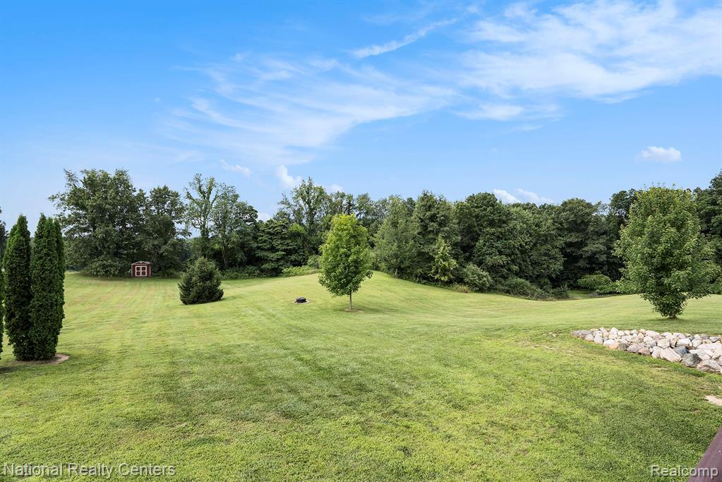8129 Folks Road Property Photo 4