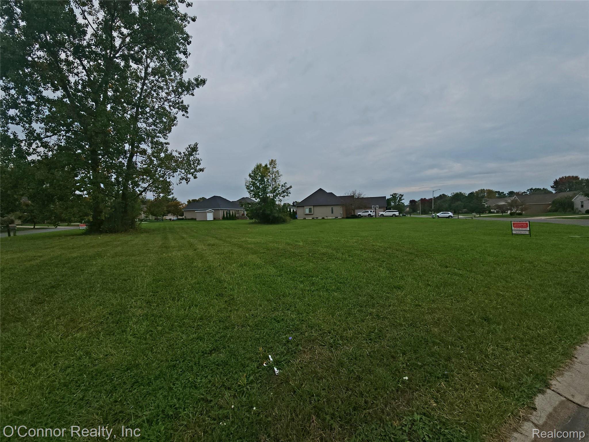 260 Capitol Drive Property Photo 1