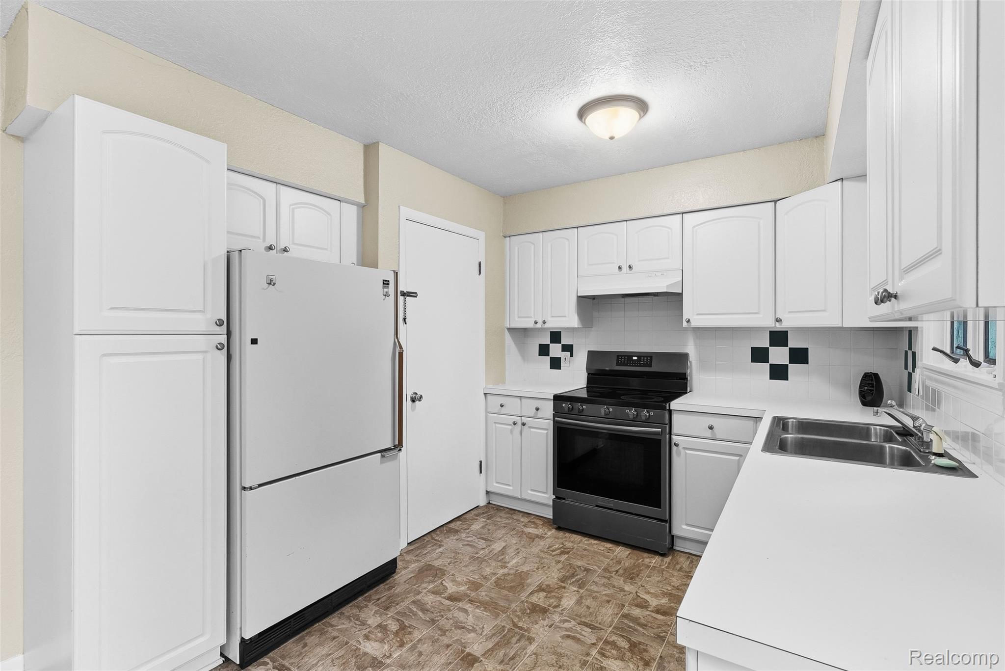 1101 Mohawk Avenue Property Photo 11
