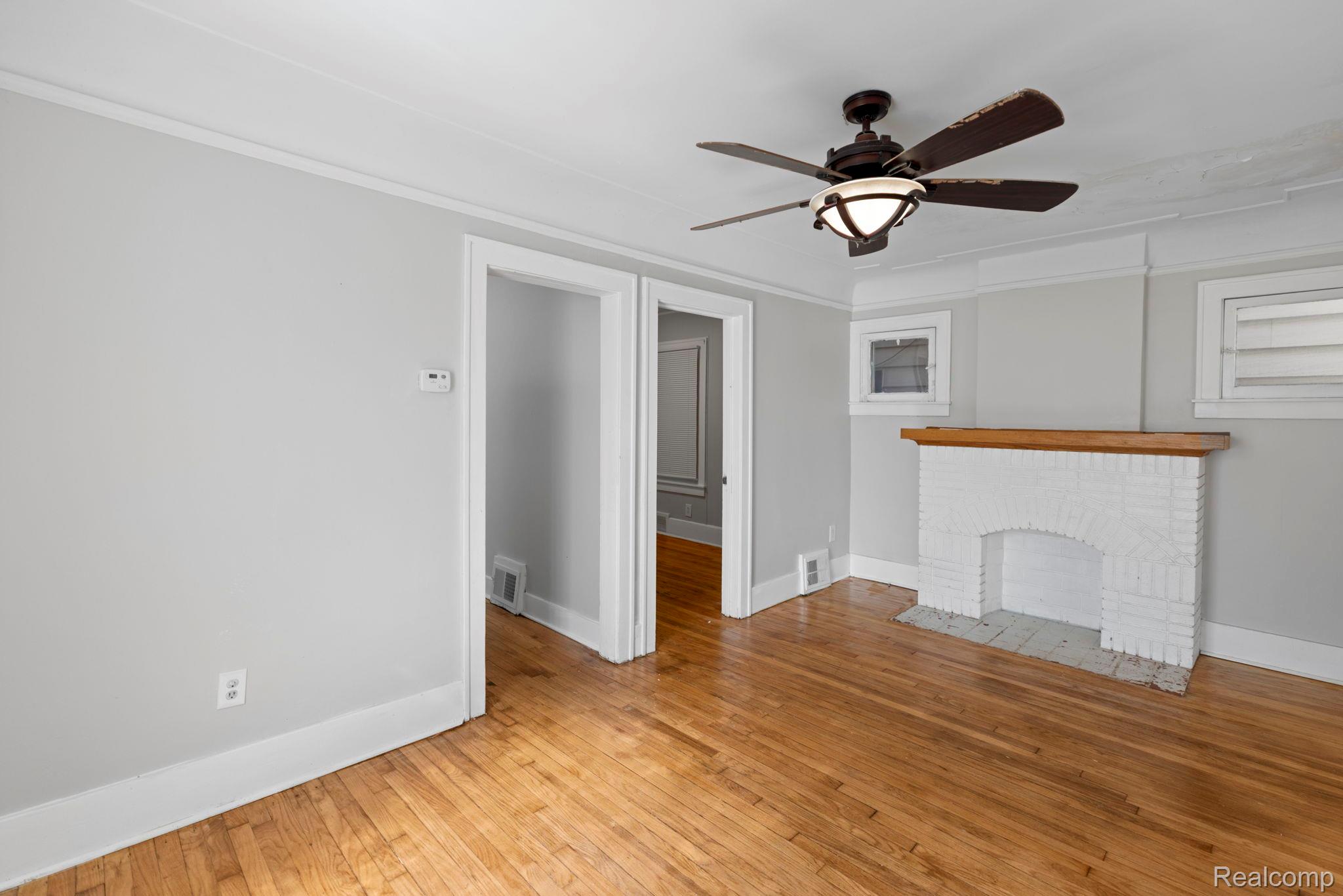74 Pine Street Property Photo 4