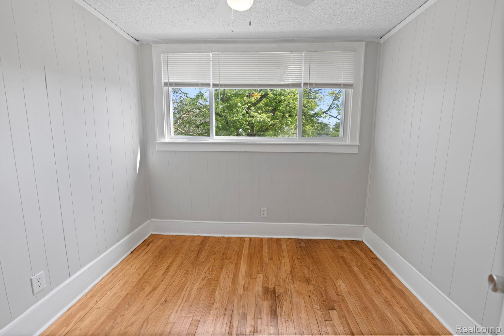 74 Pine Street Property Photo 7