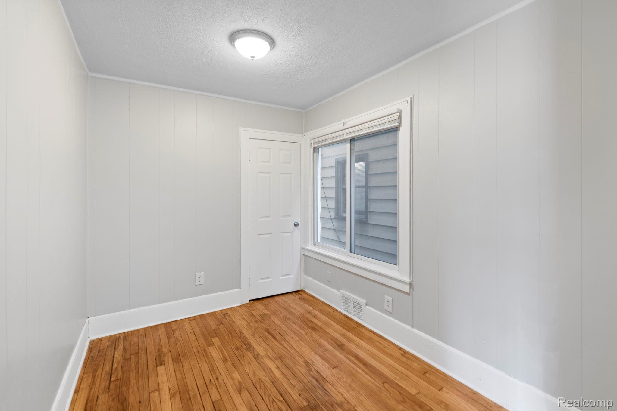 74 Pine Street Property Photo 14