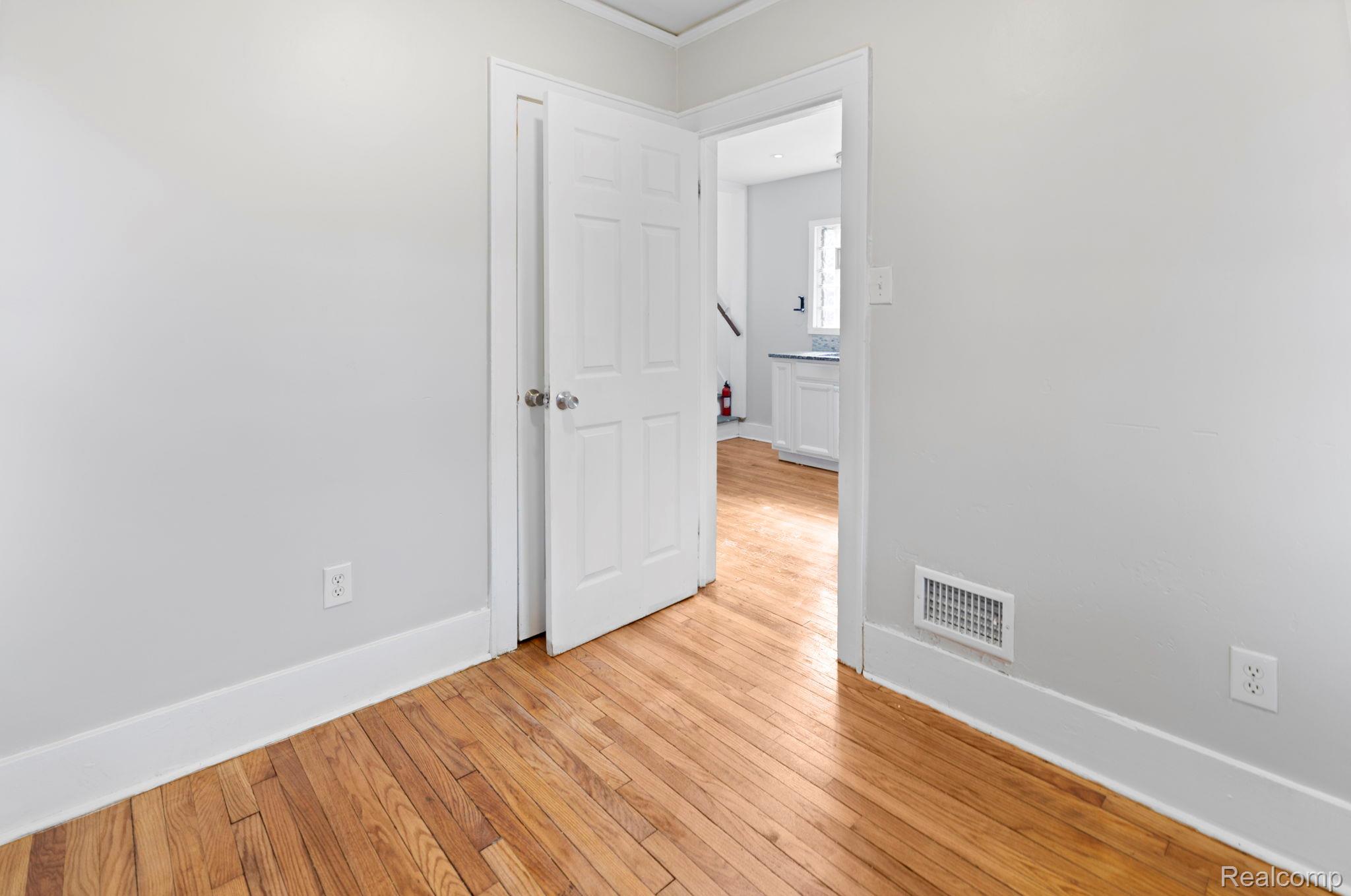74 Pine Street Property Photo 16