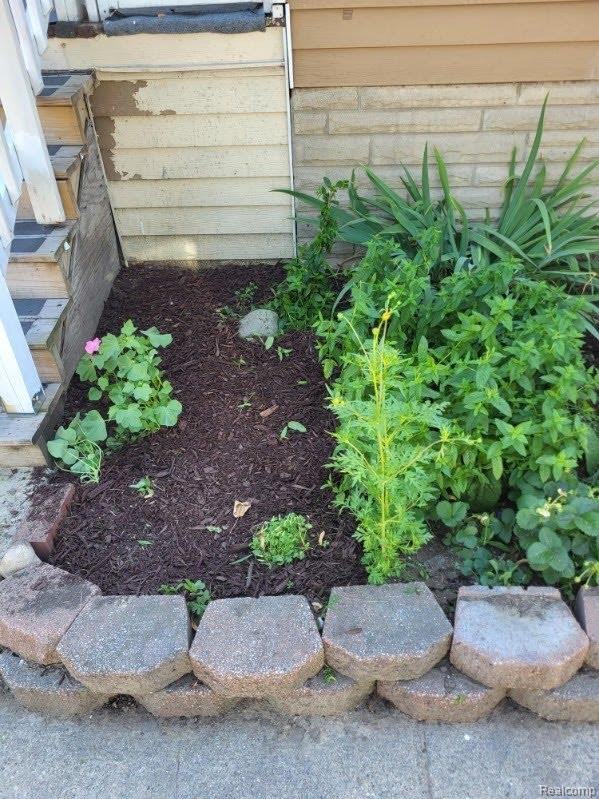 74 Pine Street Property Photo 25