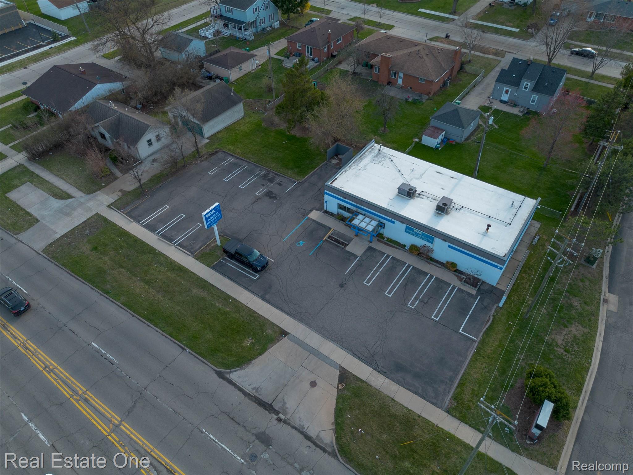 2085 Inkster Road Property Photo 2