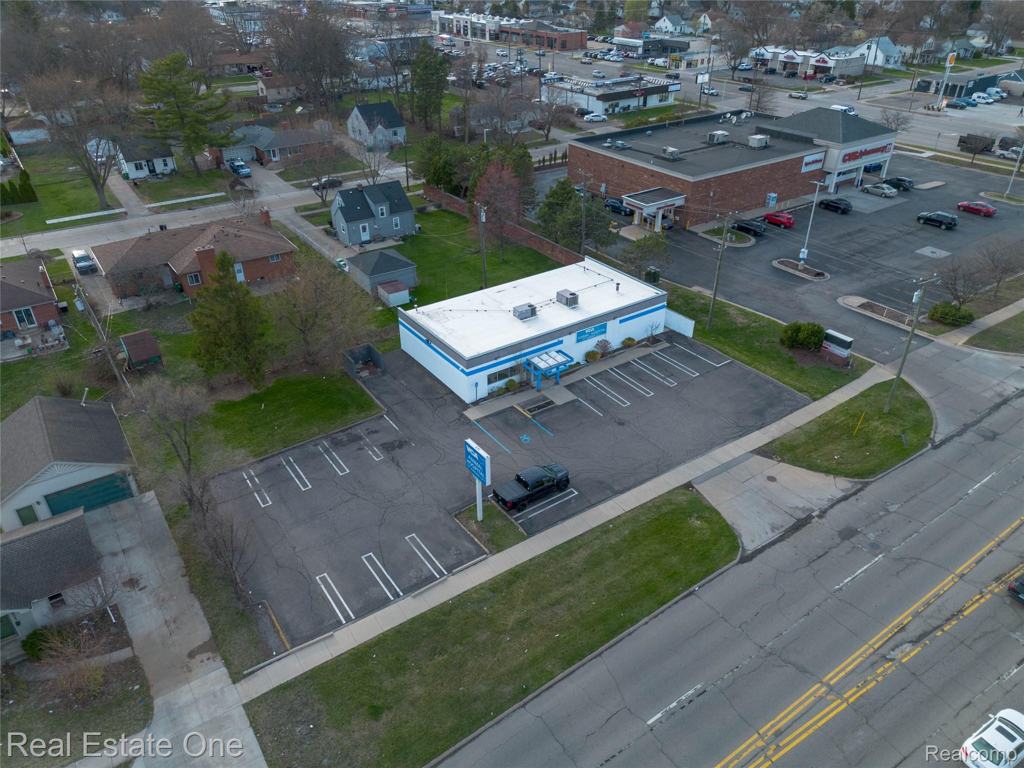 2085 Inkster Road Property Photo 3