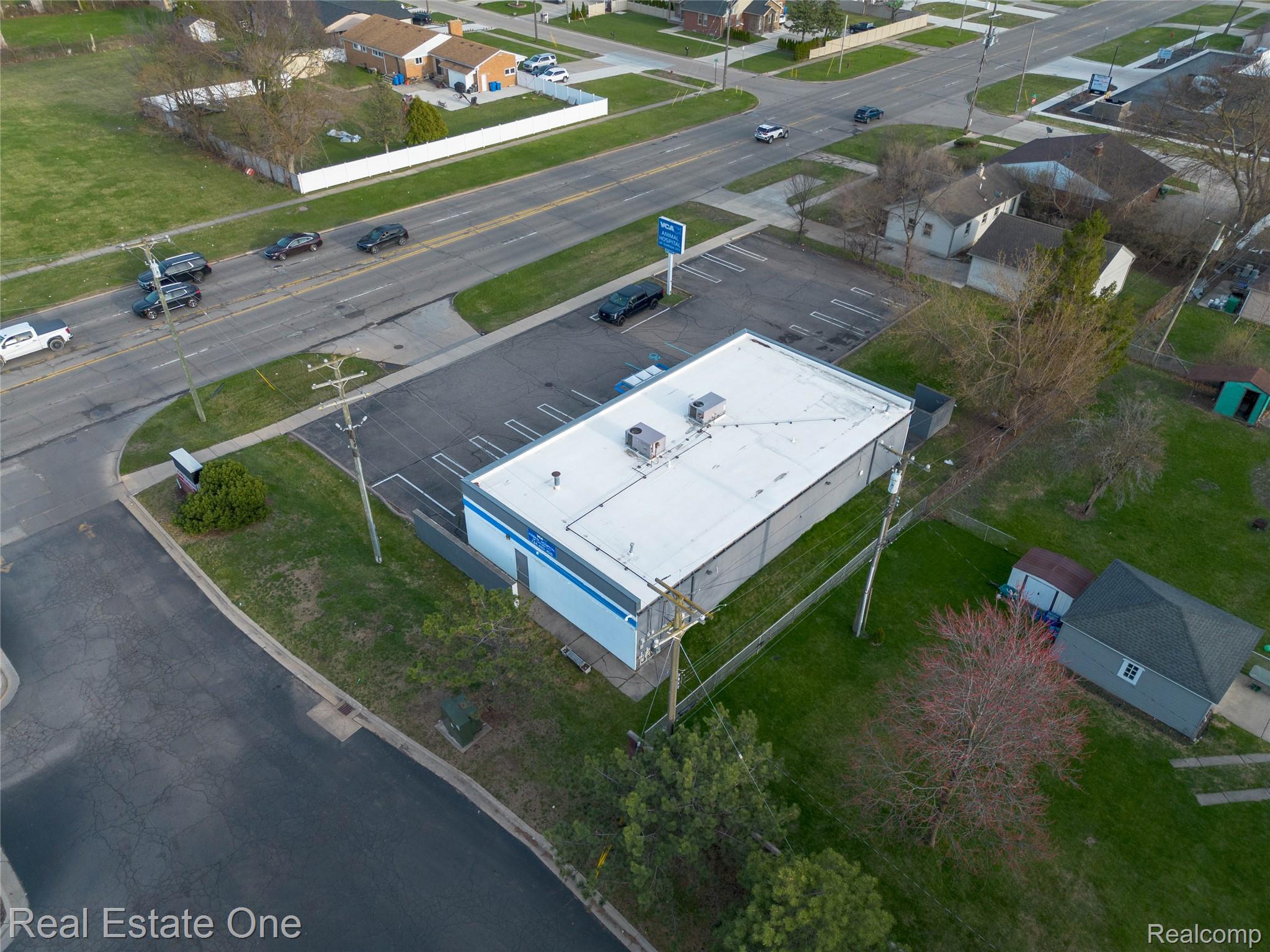 2085 Inkster Road Property Photo 5