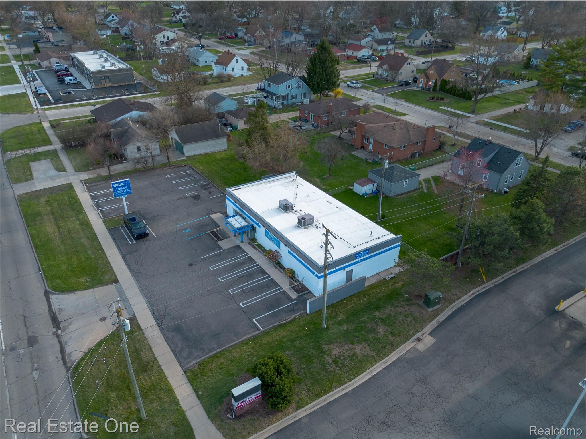 2085 Inkster Road Property Photo 6