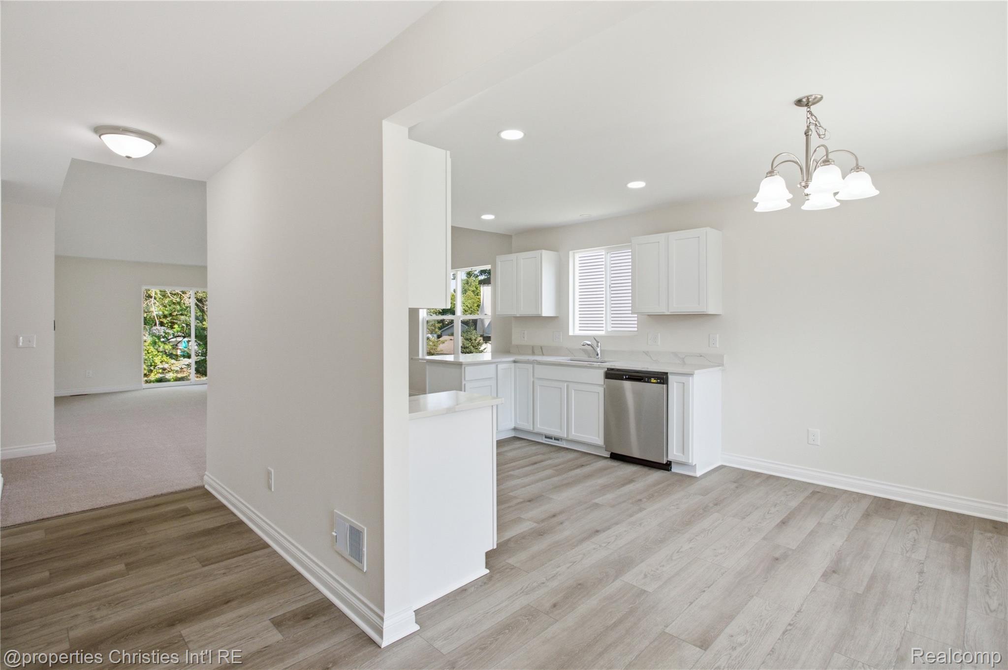 757 Nelsons Ridge 2 Property Photo 4