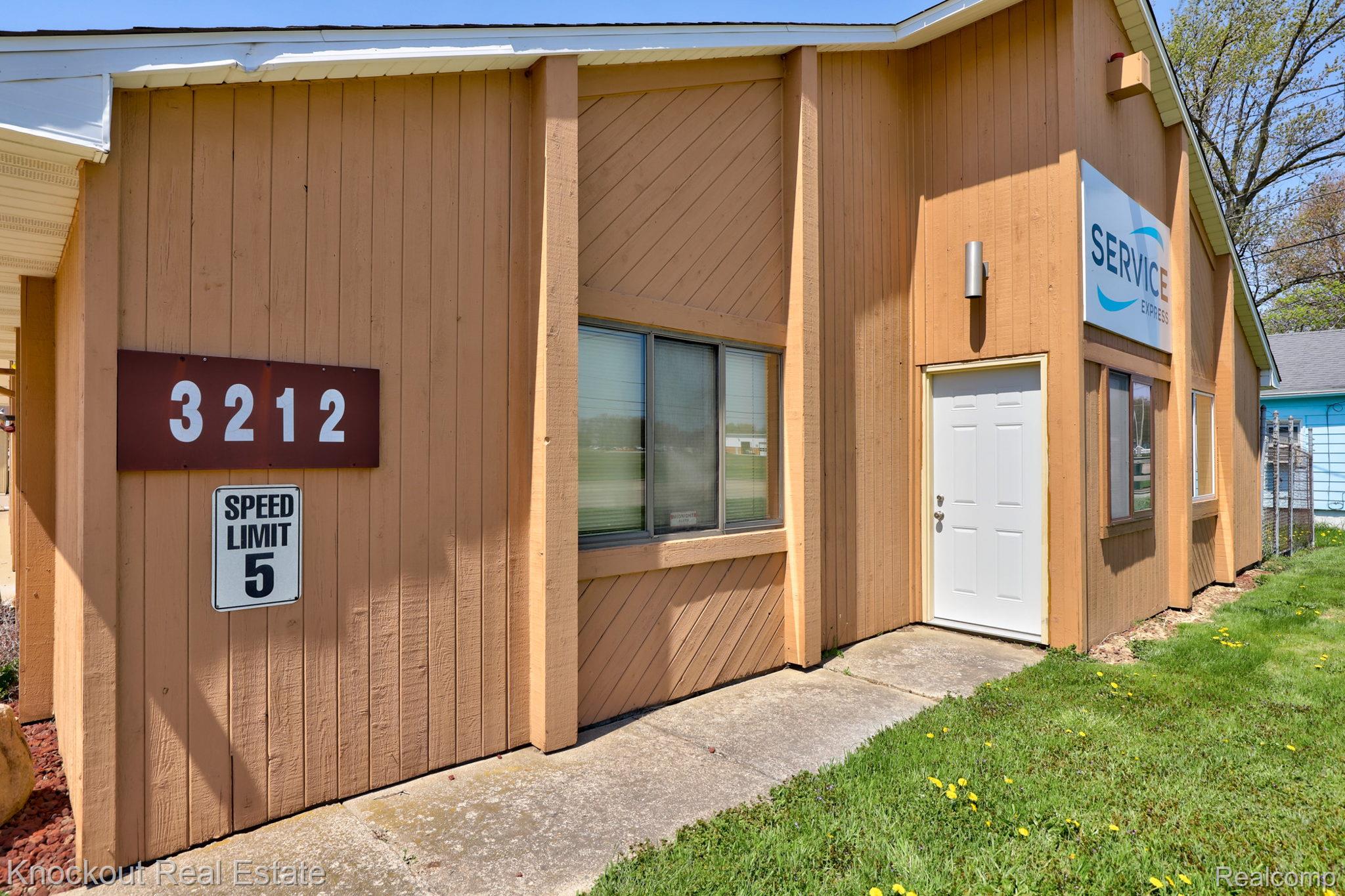3212 S Dye Road Property Photo 4