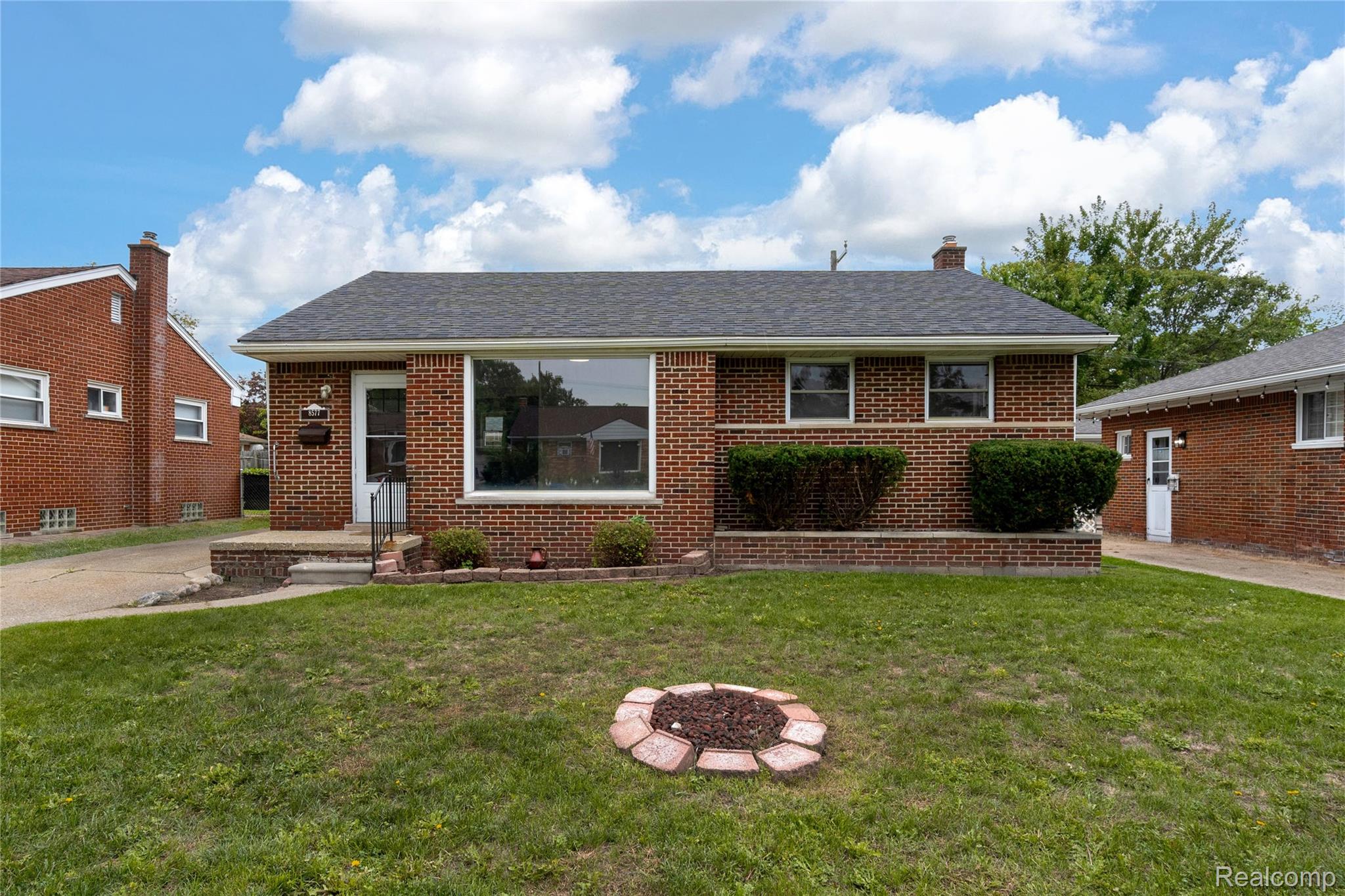 8577 Dixie Lane Property Photo 1