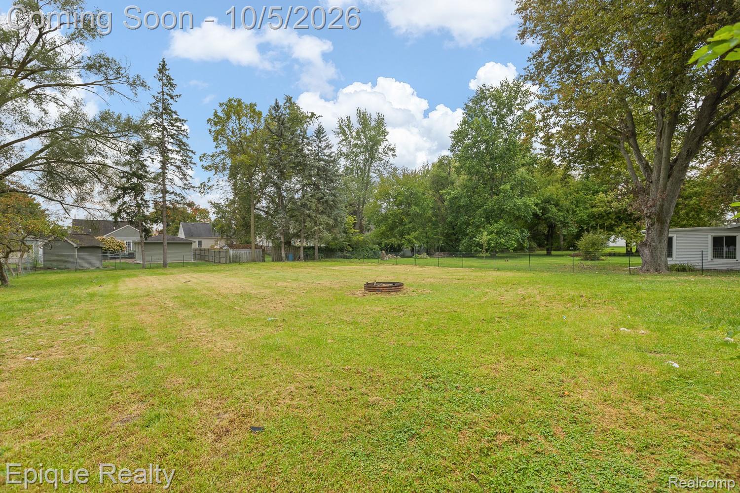 1231 Vine Street Property Photo 8