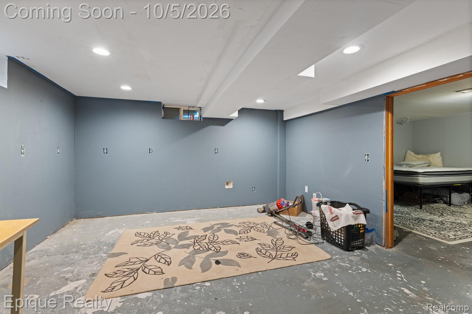 1231 Vine Street Property Photo 28
