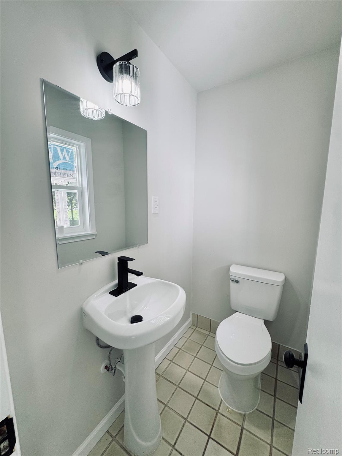 25400 Larkins Street Property Photo 18