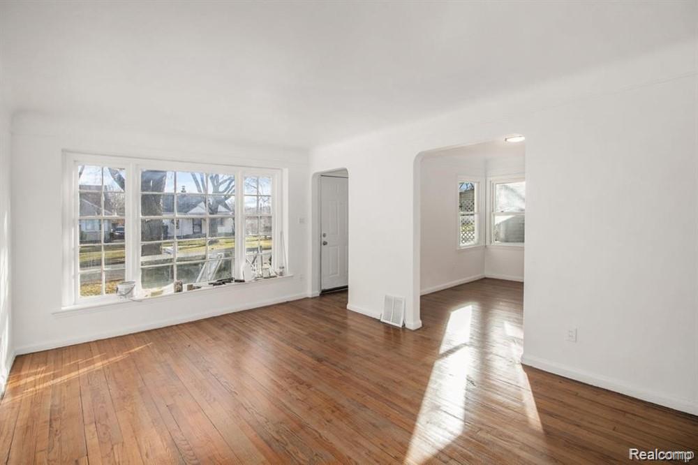 9909 Asbury Park Property Photo 5