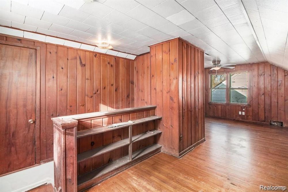 9909 Asbury Park Property Photo 6
