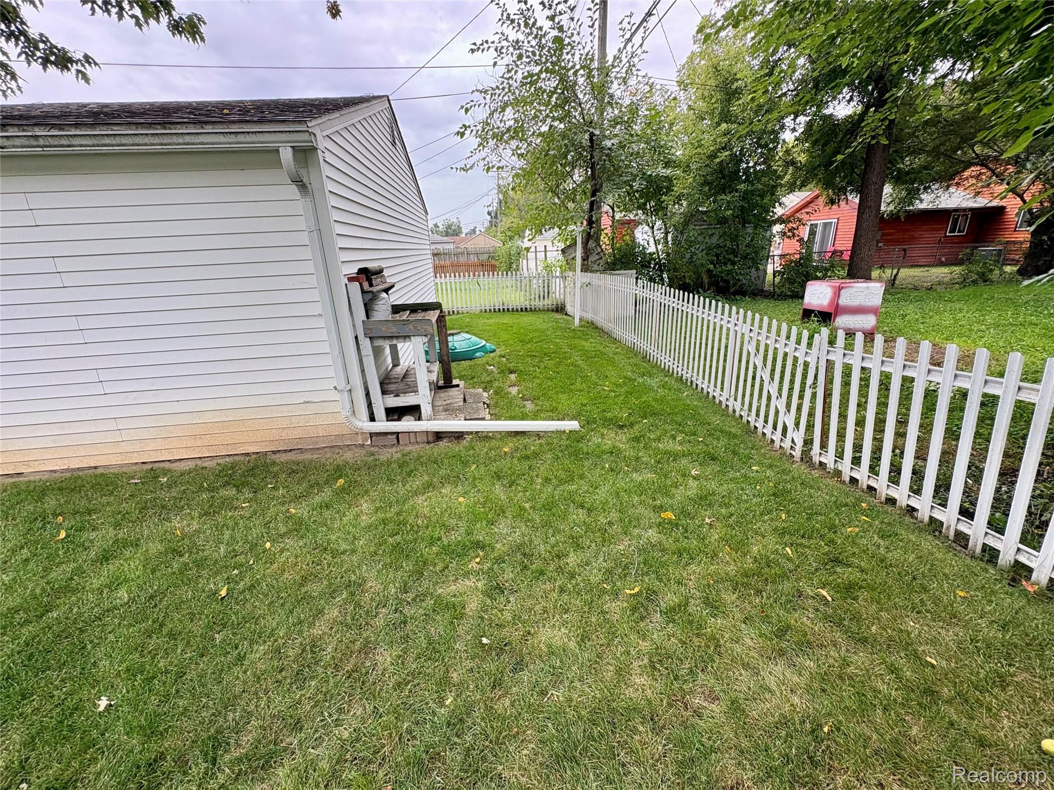 7950 Clippert Street Property Photo 13