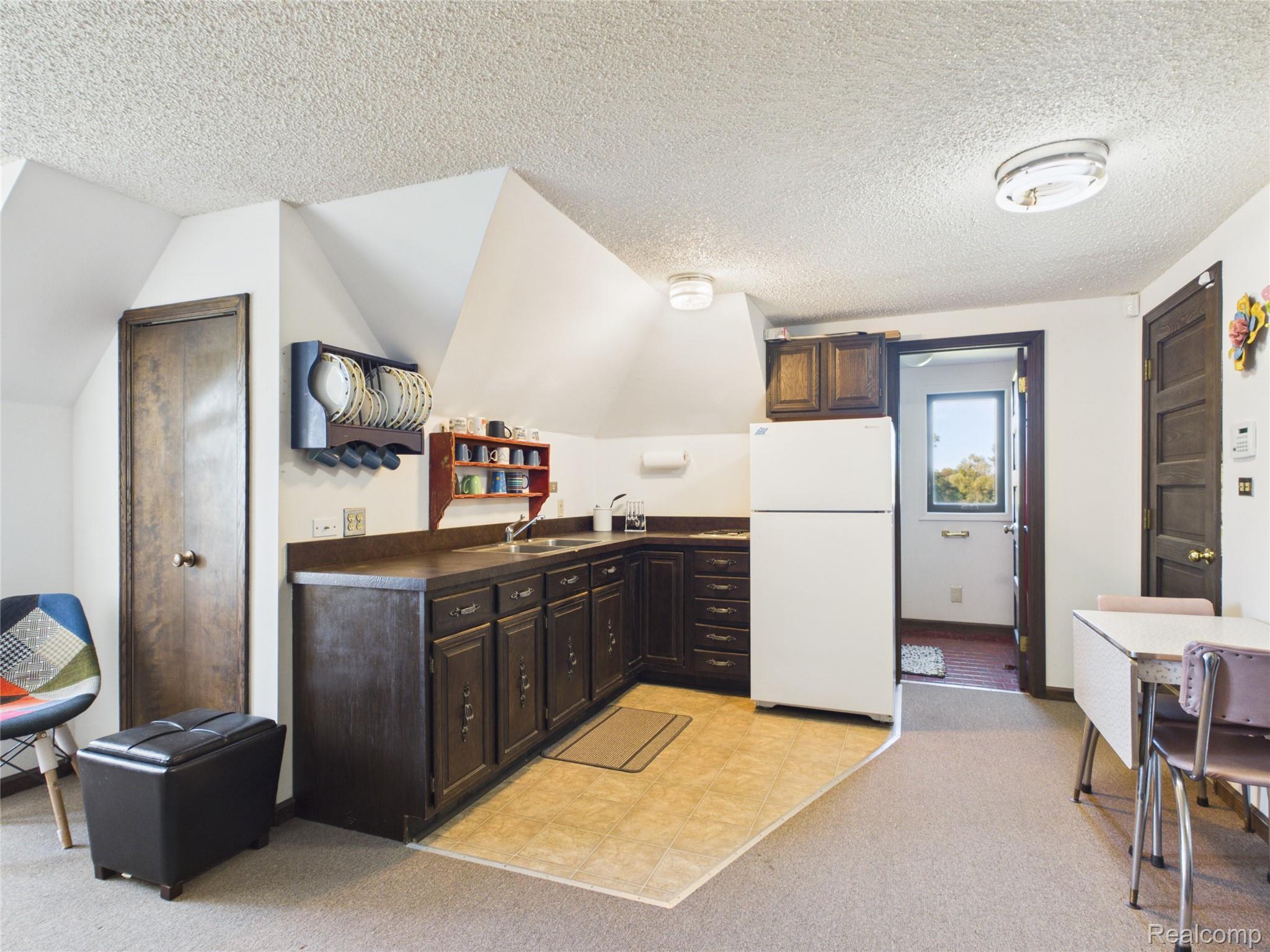 9515 E Bristol Road Property Photo 10