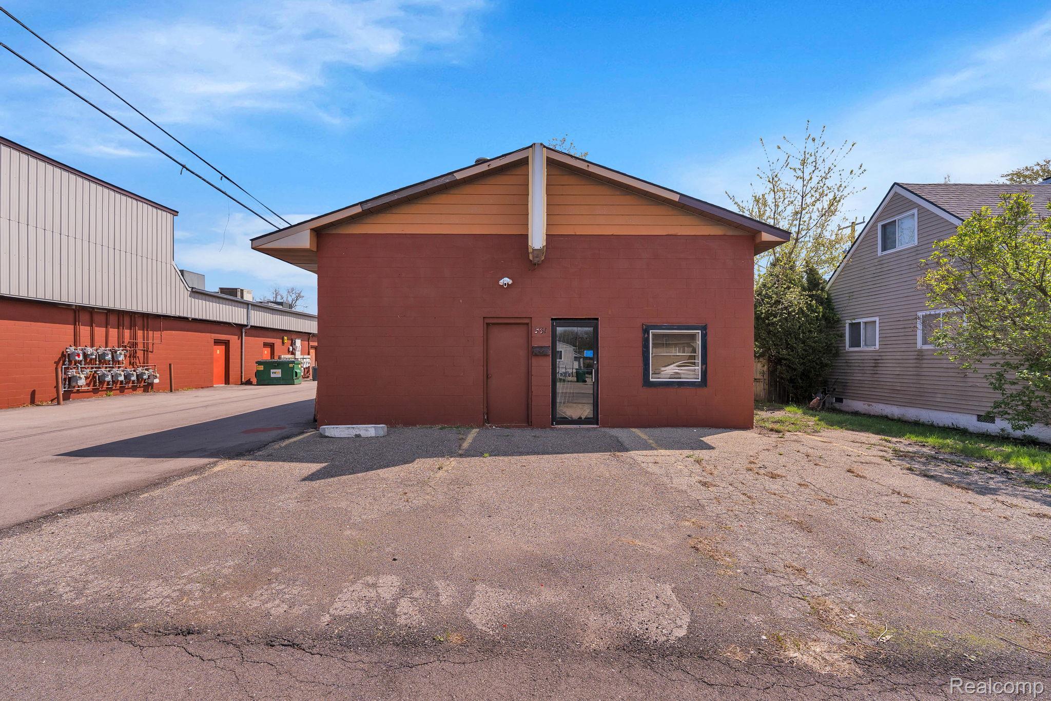 531 Woodlawn Avenue Property Photo 3