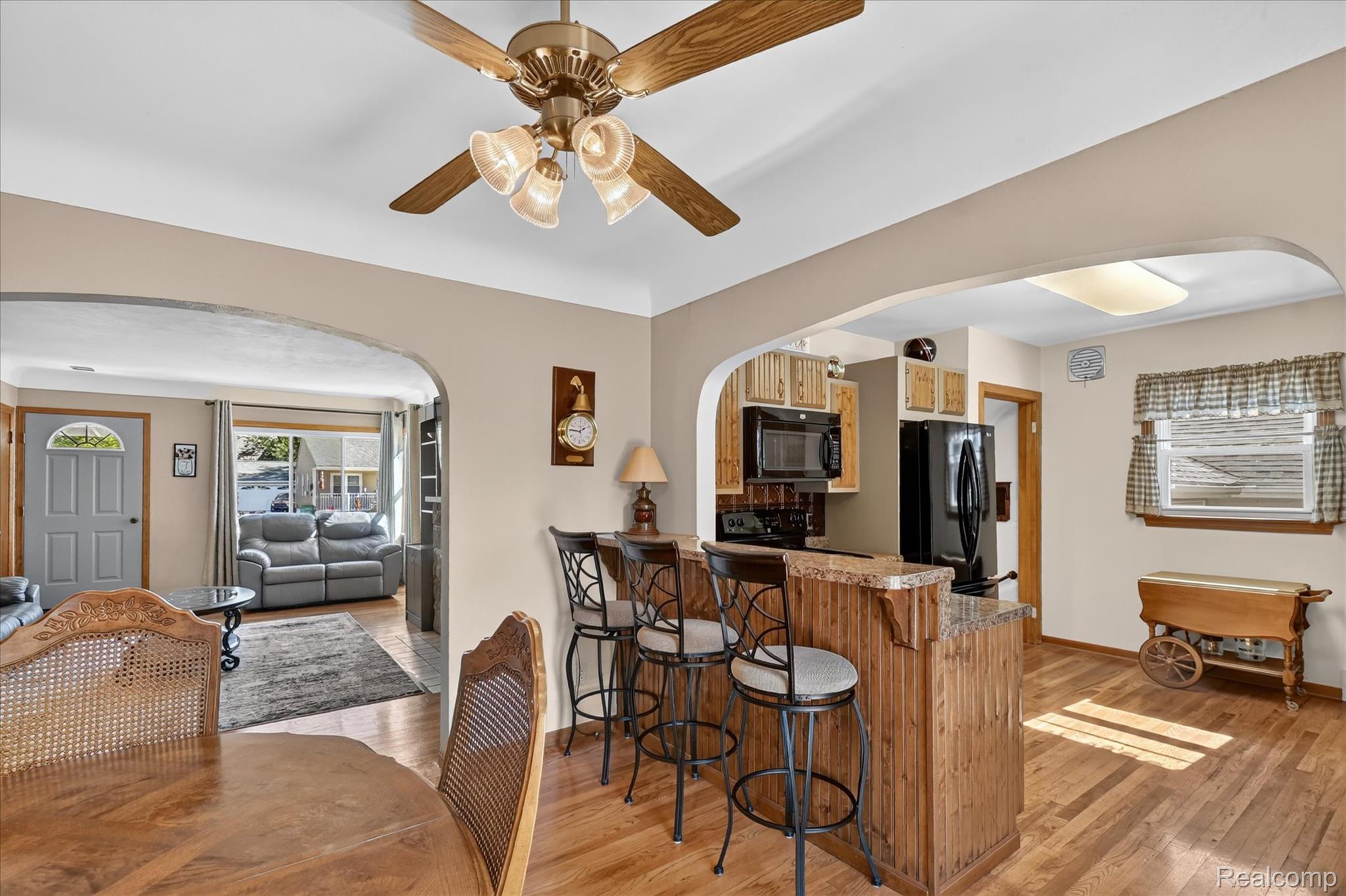 506 S Woodbridge Street Property Photo 4