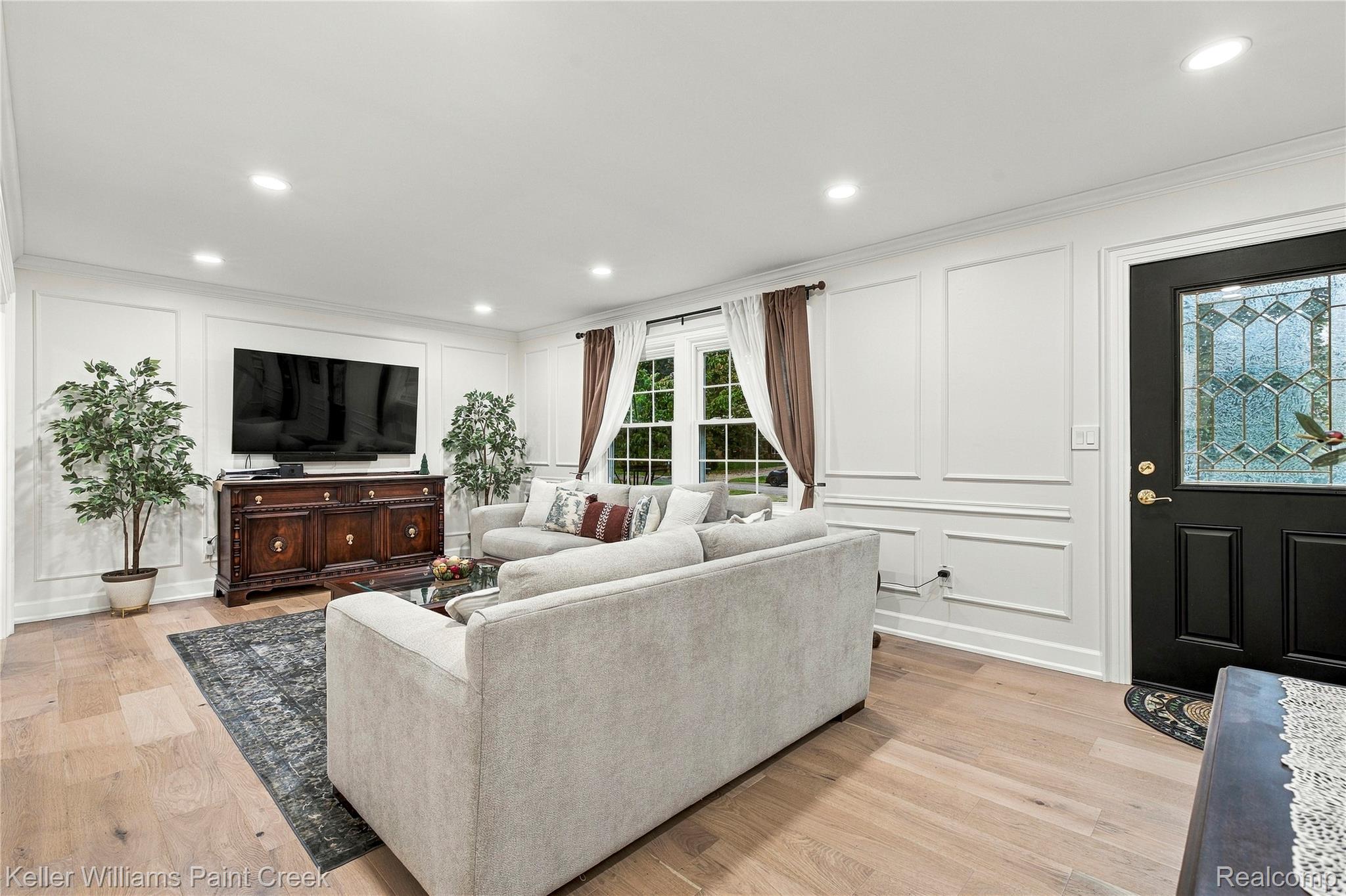 3308 Spring Meadow Drive Property Photo 5