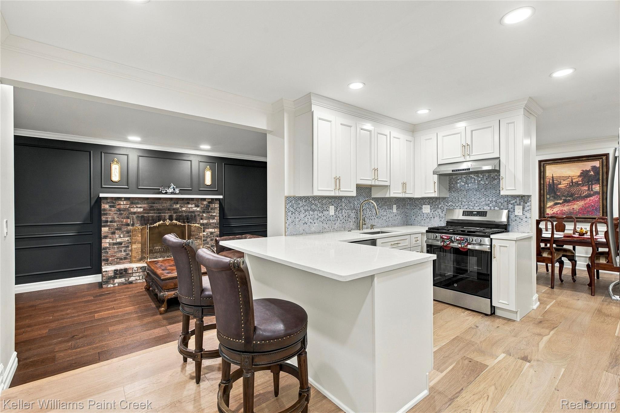 3308 Spring Meadow Drive Property Photo 11