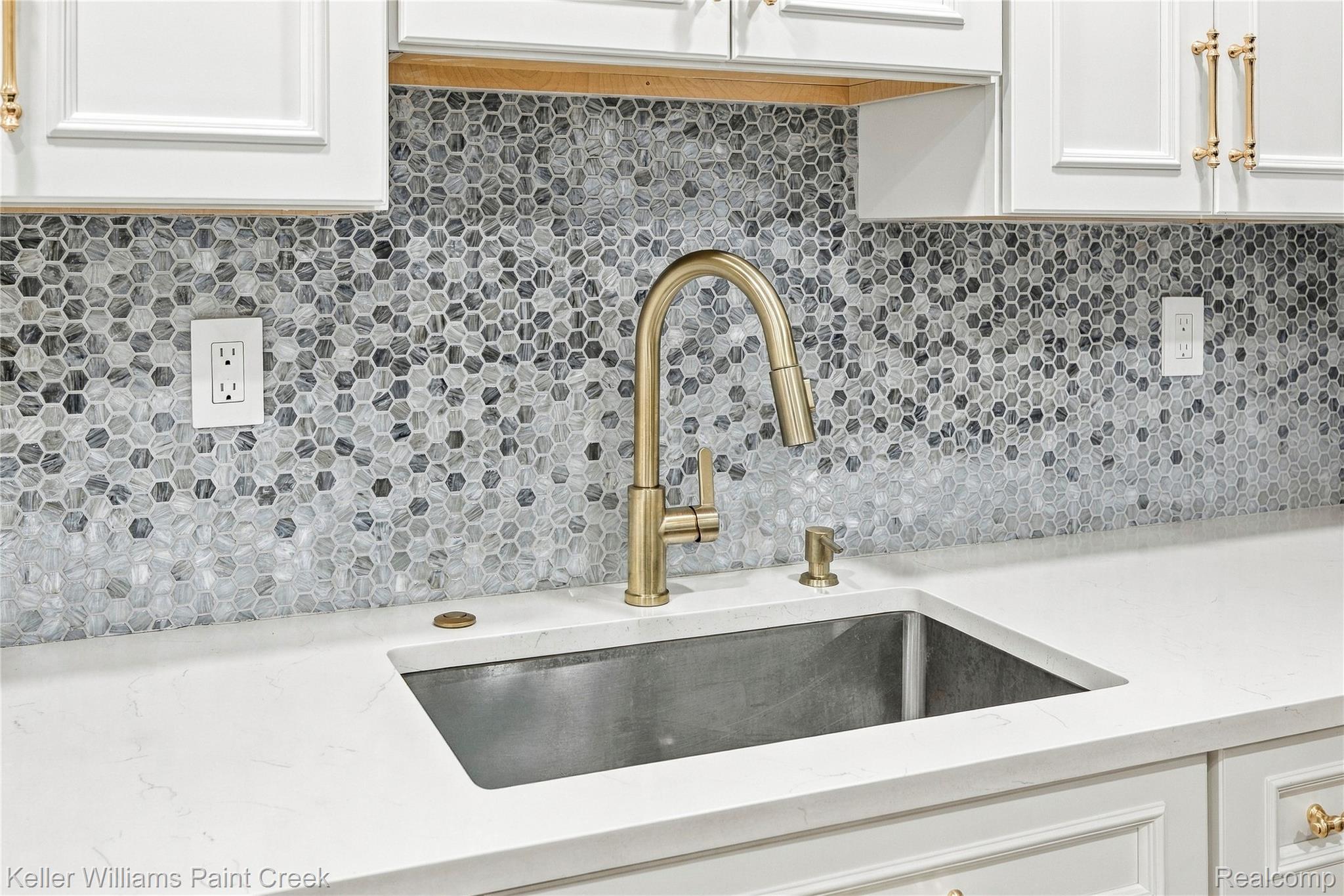 3308 Spring Meadow Drive Property Photo 13