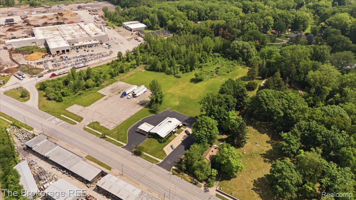 6075 Dixie Highway Property Photo 2