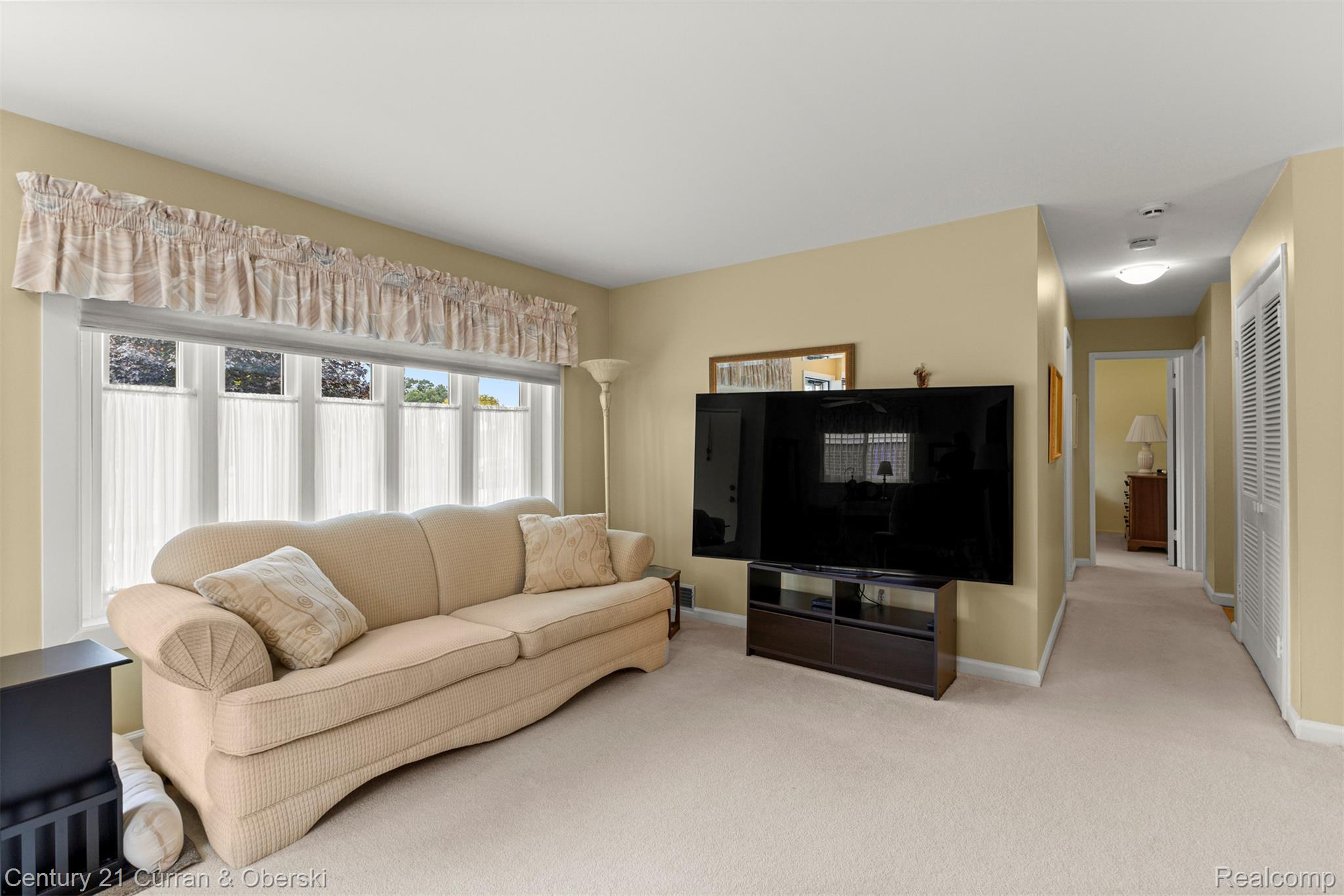 627 Darwin Street Property Photo 4