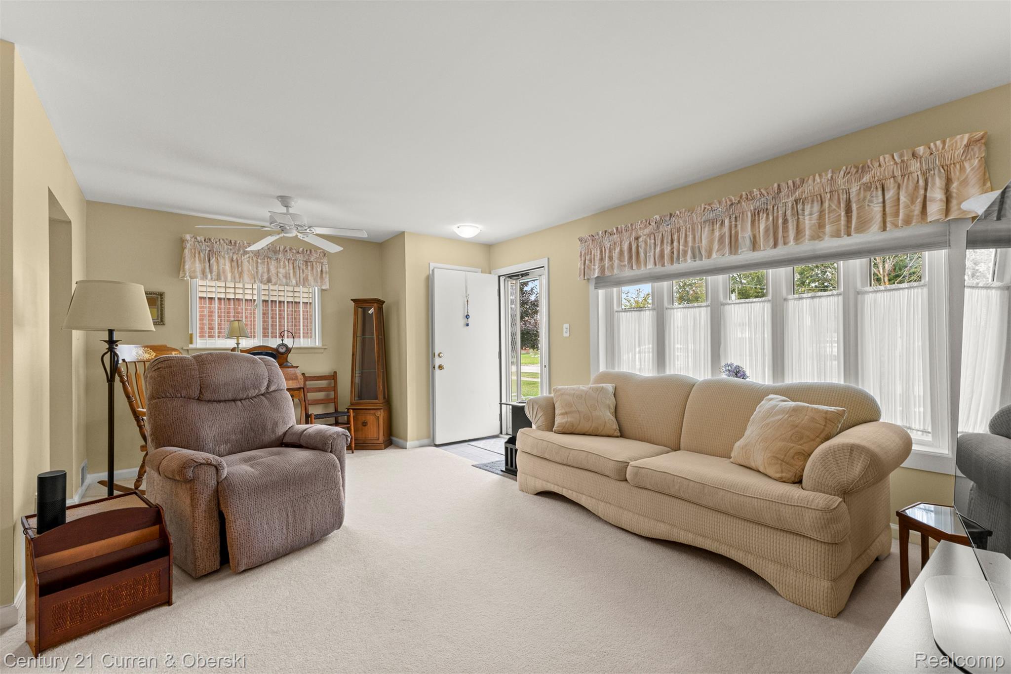 627 Darwin Street Property Photo 5