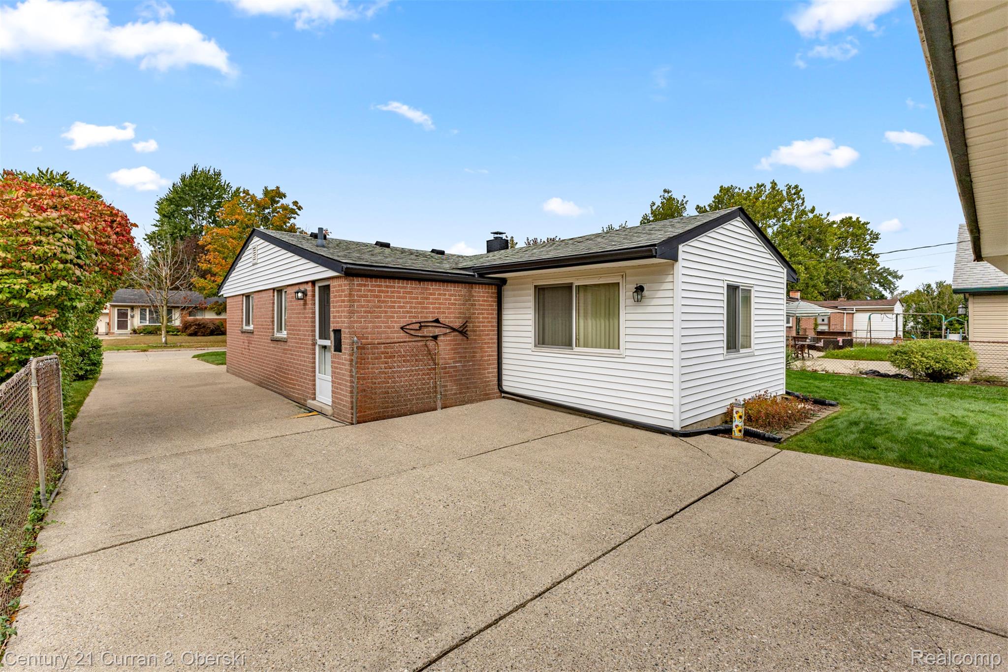 627 Darwin Street Property Photo 26