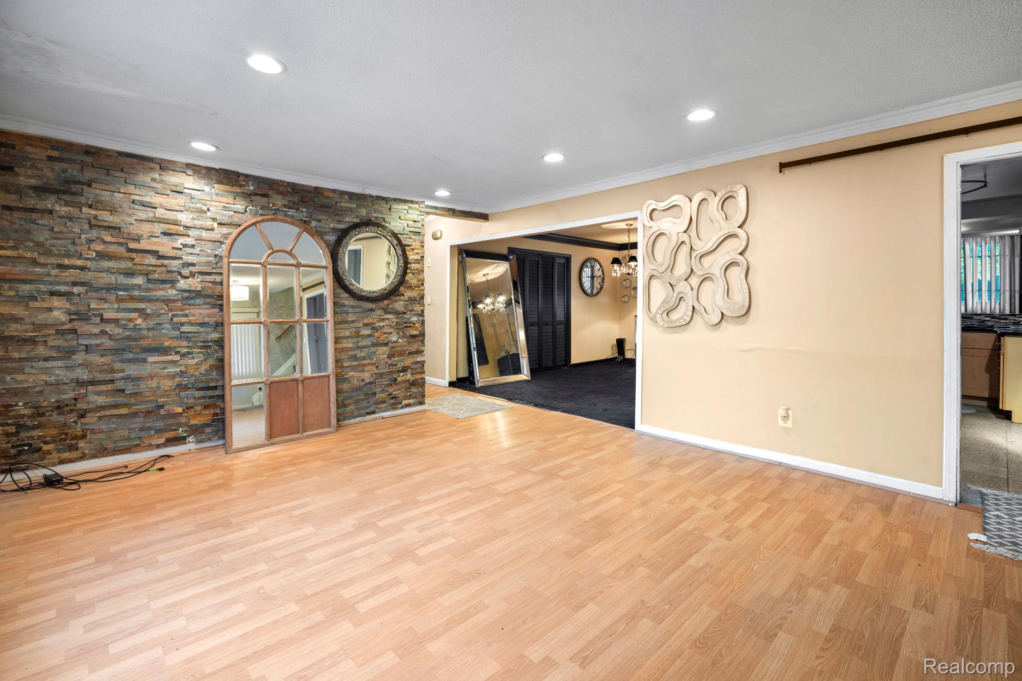 29249 Everett Street Property Photo 2