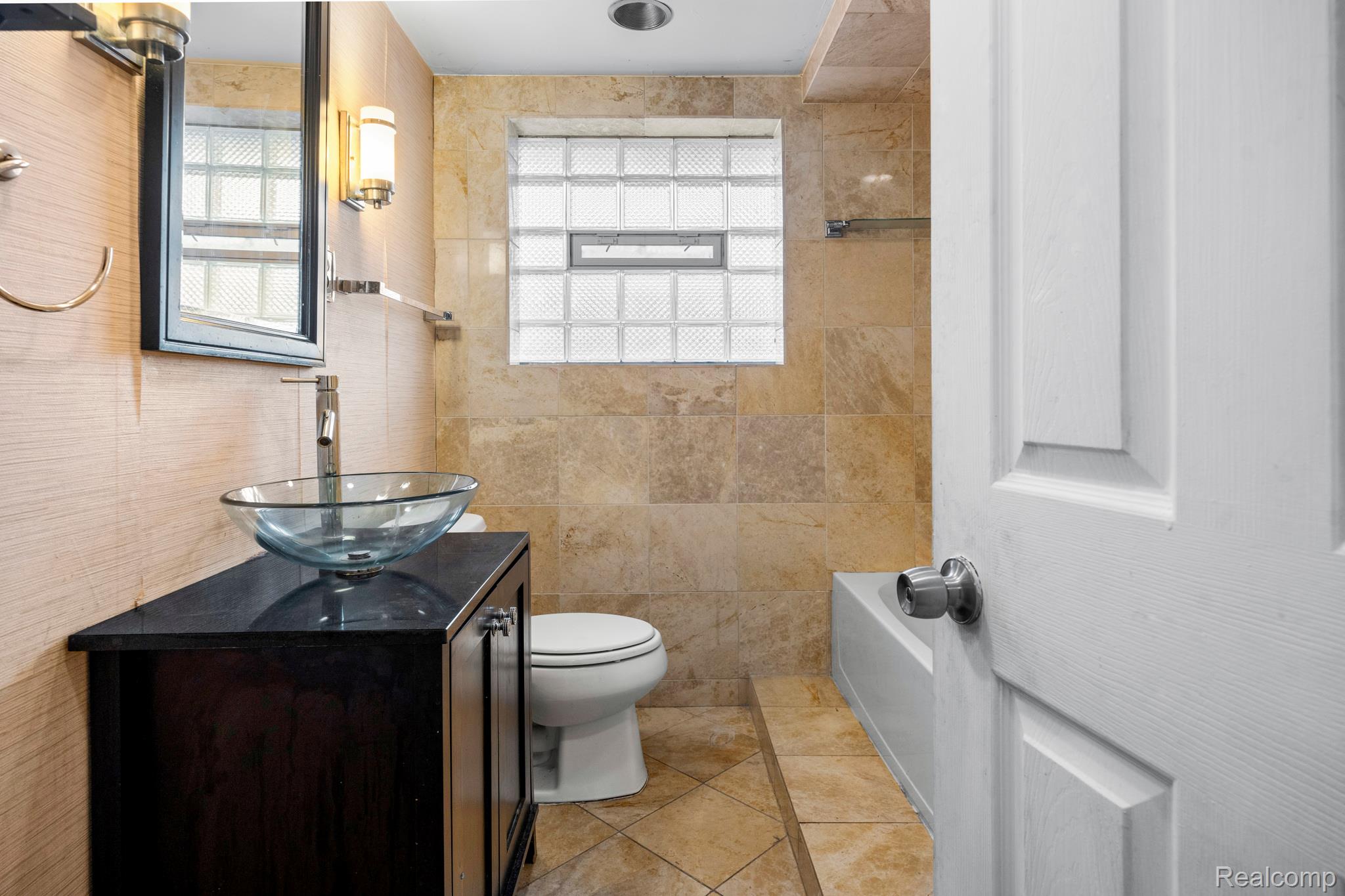 29249 Everett Street Property Photo 10