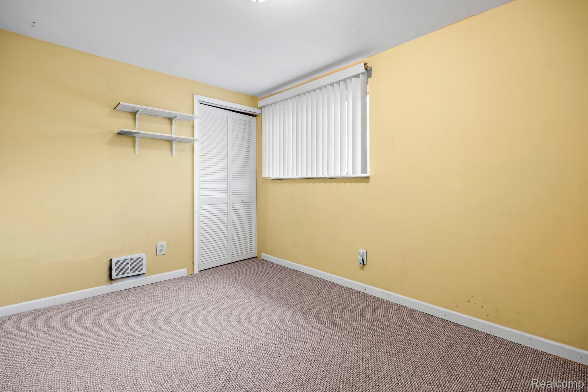 29249 Everett Street Property Photo 15