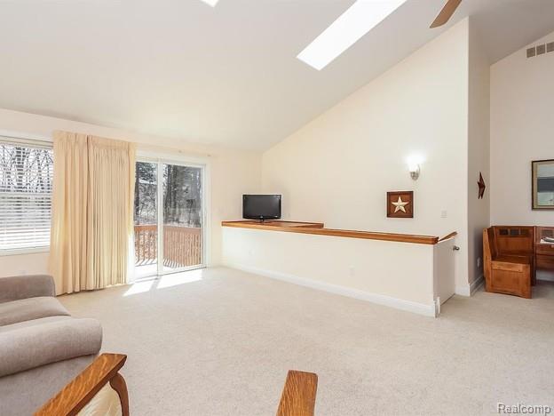 325 Woodhaven Place Property Photo 10
