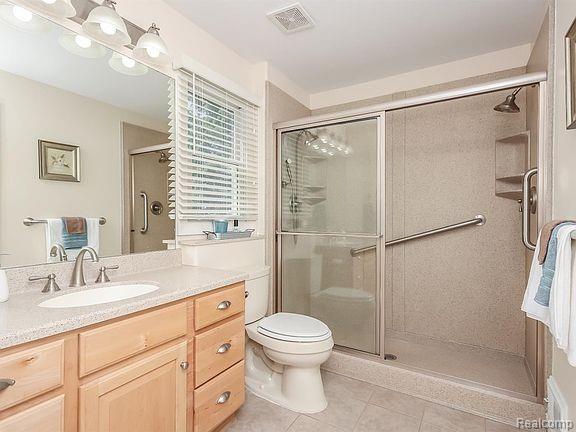 325 Woodhaven Place Property Photo 15